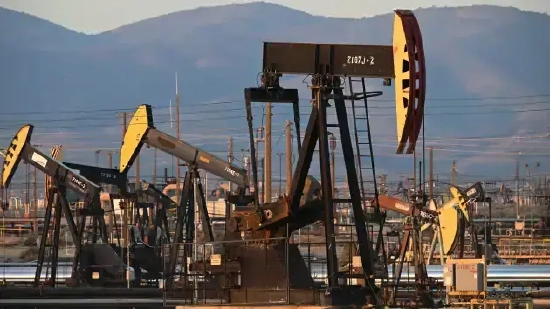 美国WTI原油周五收高2.6% 盘中大幅波动