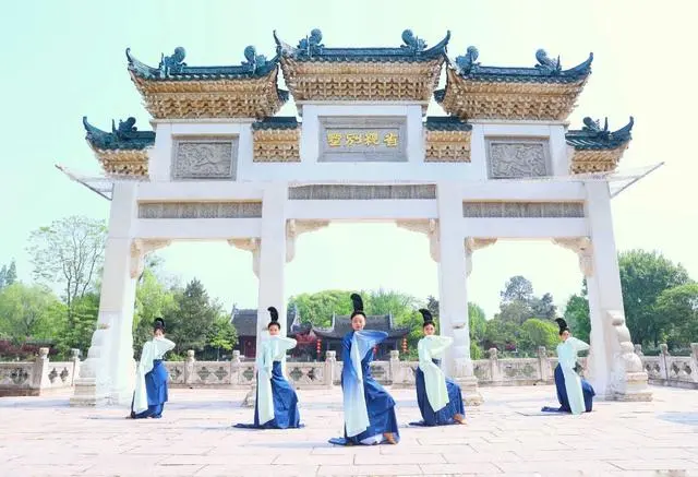 五一去哪“微度假”？来上海大观园与《红楼梦》《只此青绿》约“荟”吧！
